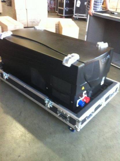 LARGE PROJECTOR1